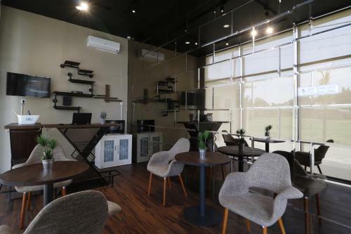 Hostal Reddoorz Plus Near Universitas Sumatera Utara