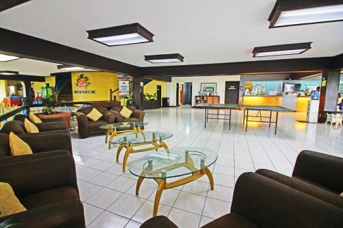 Hotel Caliraya Resort Club