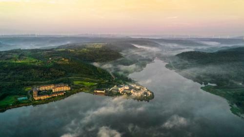 Hotel Jinling Resort Tianquan Lake