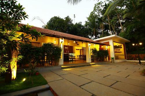 Hotel Le Candles Resort
