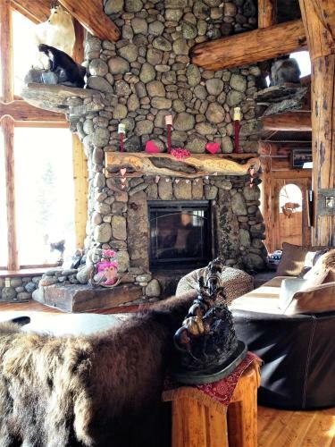 Mcdonald's Ranch Lodge