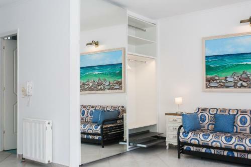 Summer Flat Steps To Beach With Garden & Sea View