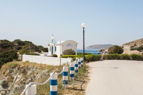 Summer Flat Steps To Beach With Garden & Sea View