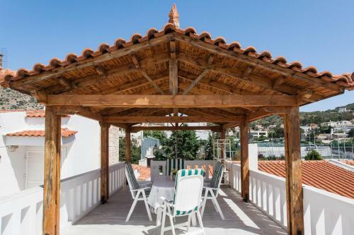 Summer Flat Steps To Beach With Garden & Sea View