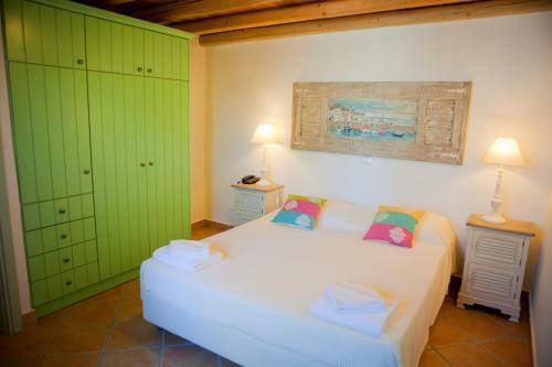 Naoussa Bay Villas