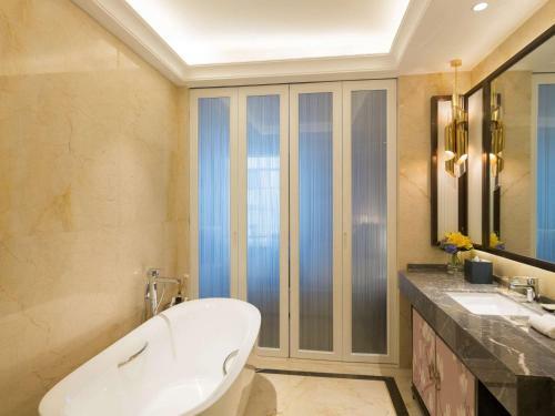 Hotel Grand Mercure Zhengzhou West