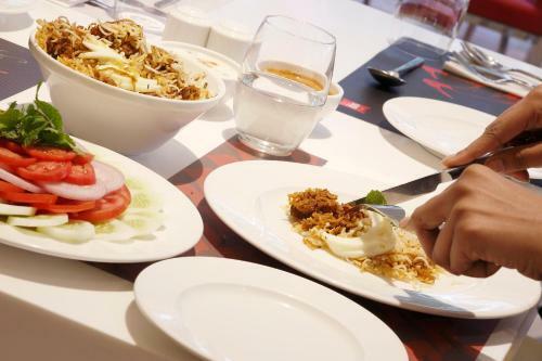 Hotel Ibis Hyderabad Hitec City