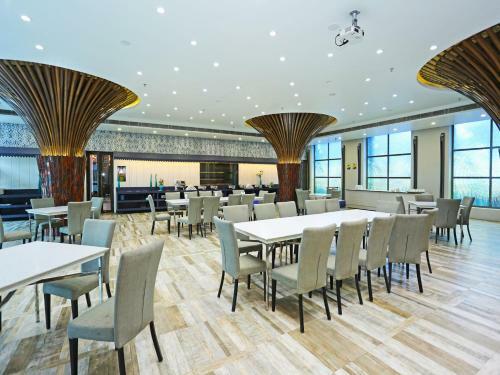 Hotel Golden Blossom Imperial Resorts