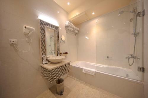 Levant Hotel