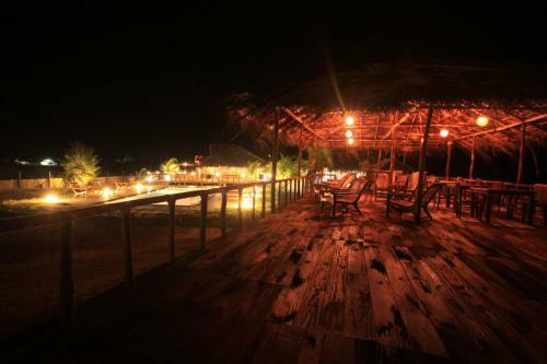 Hotel Paper Moon Kudils