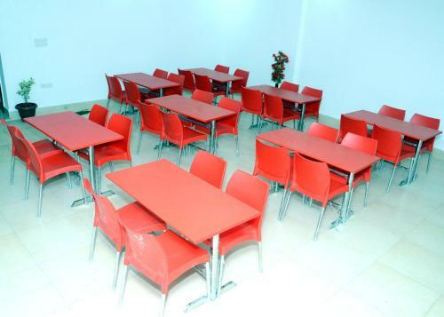 Hotel Capital O 13310 Noida Suites