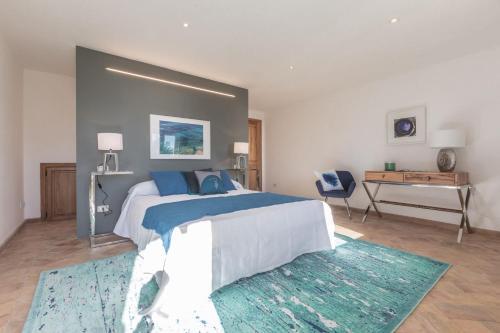 Cala Piccola Villa Sleeps 13 Pool Air Con Wifi