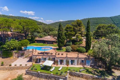 Cala Piccola Villa Sleeps 13 Pool Air Con Wifi
