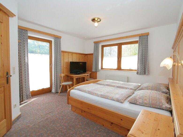 Sunlit Apartment Near Ski Area In Schladming