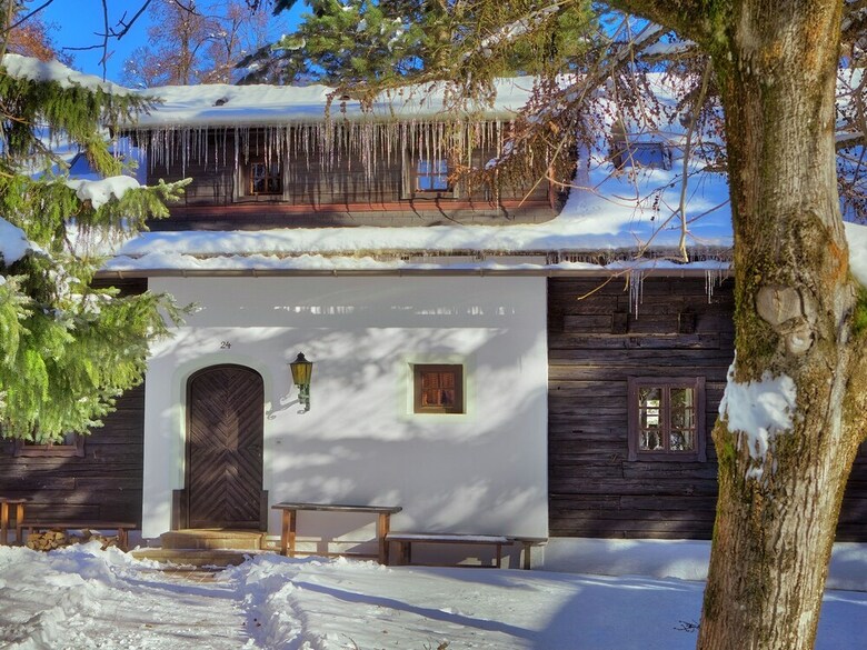 Authentic Apartment In Oberaichwald Near Hiking Area