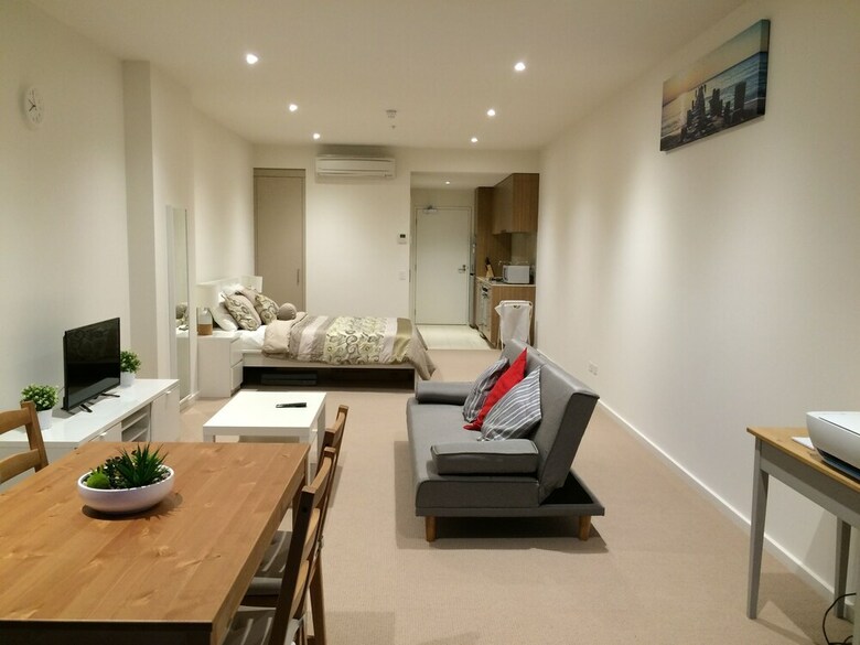 Aparthotel Luxurious Apartments Near City