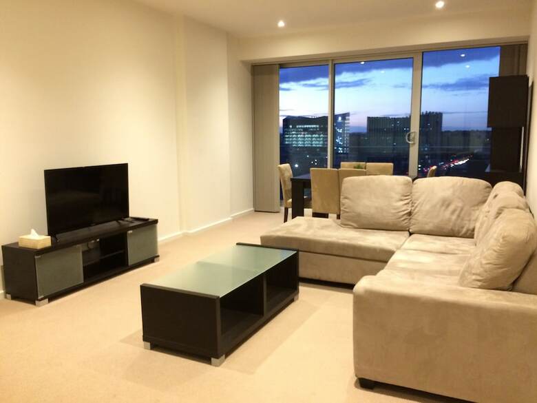 Aparthotel Luxurious Apartments Near City