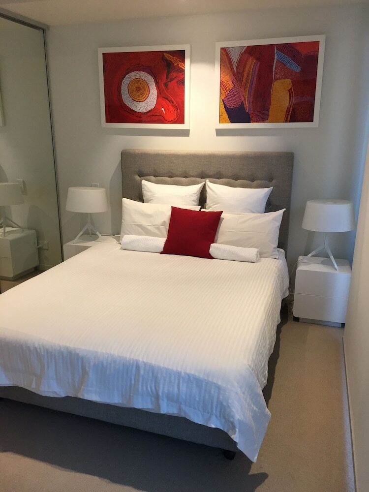 Aparthotel Luxurious Apartments Near City