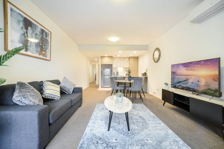 Apartamentos Charming And Spacious Living In A Serene Location