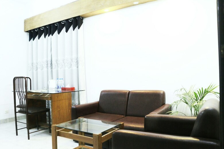 Aparthotel Sel Nibash Hotel & Serviced Apartments