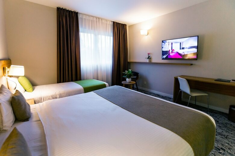 Utopia Hotel