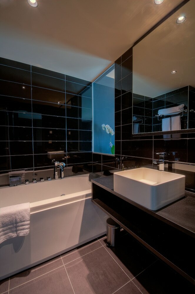 Utopia Hotel