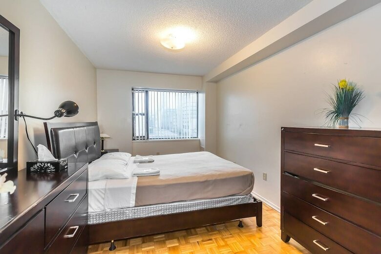 Spacious 1 Br Apartment Of Downtown Toronto II