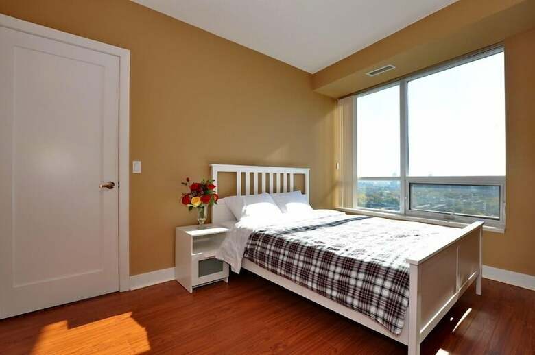 Condos With Free Parking & Gorgeous View