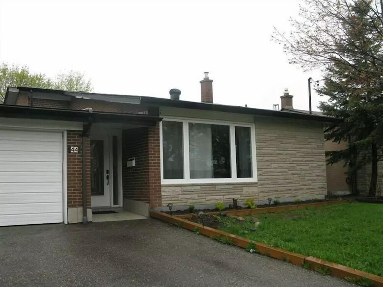 Hotel A1-private Up To 3 - Finch West Subway