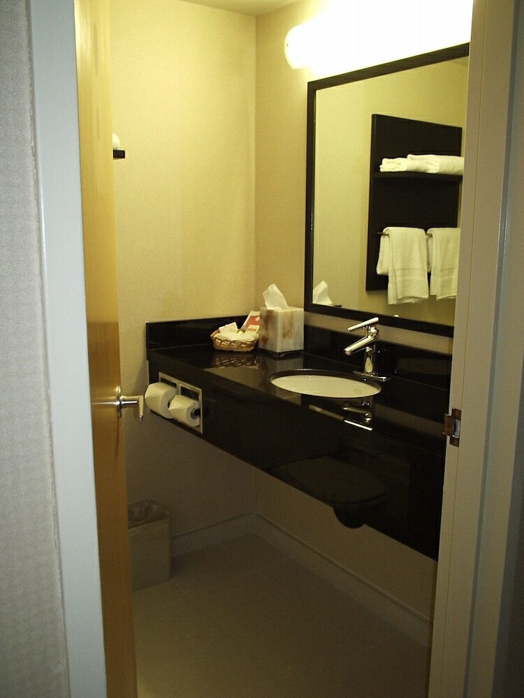 Hotel Park Inn & Suites By Radisson, Vancouver