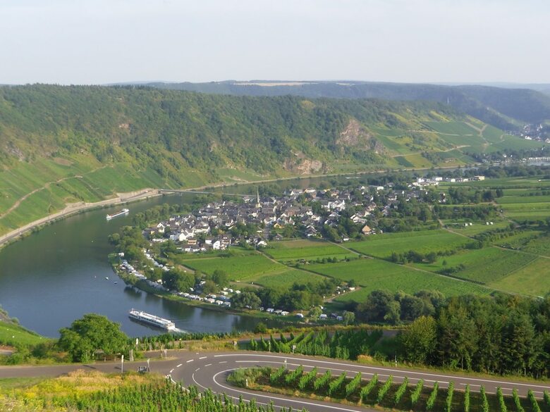 Comfortable Apartment In Ediger-eller Eifel Near Town Centre