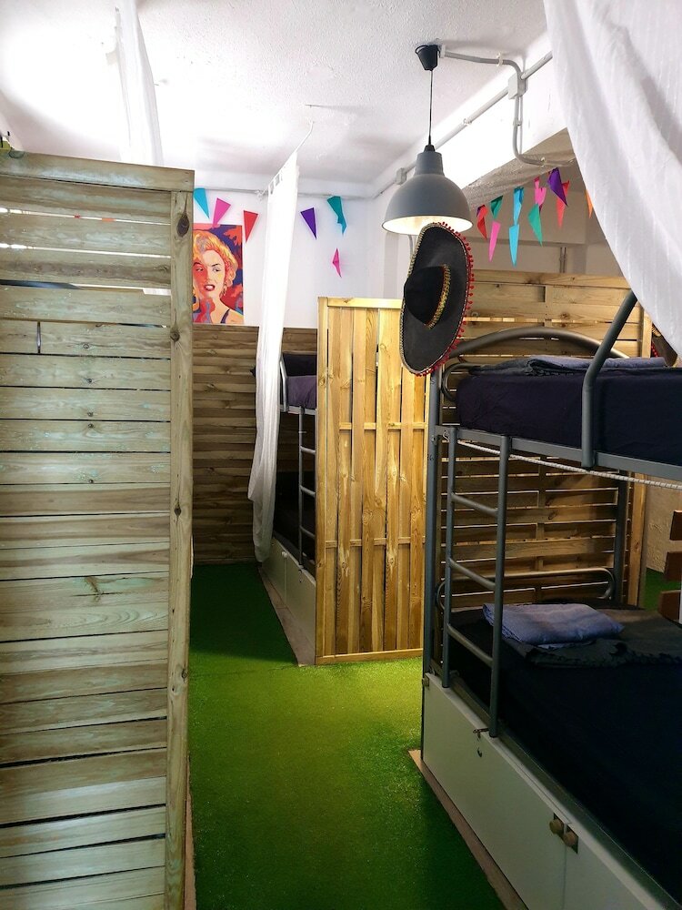 Hostal La Casa Del Colibr� Youth Hostel