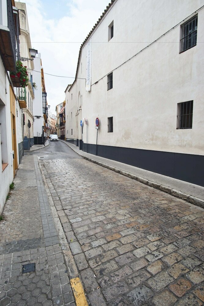Apartamentos Conde Central Courtyard By Valcambre