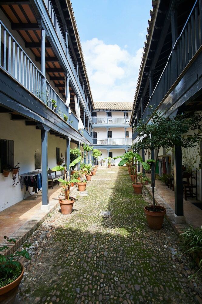 Apartamentos Conde Central Courtyard By Valcambre