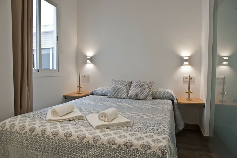 Apartamentos Barrio Santa Cruz Andando
