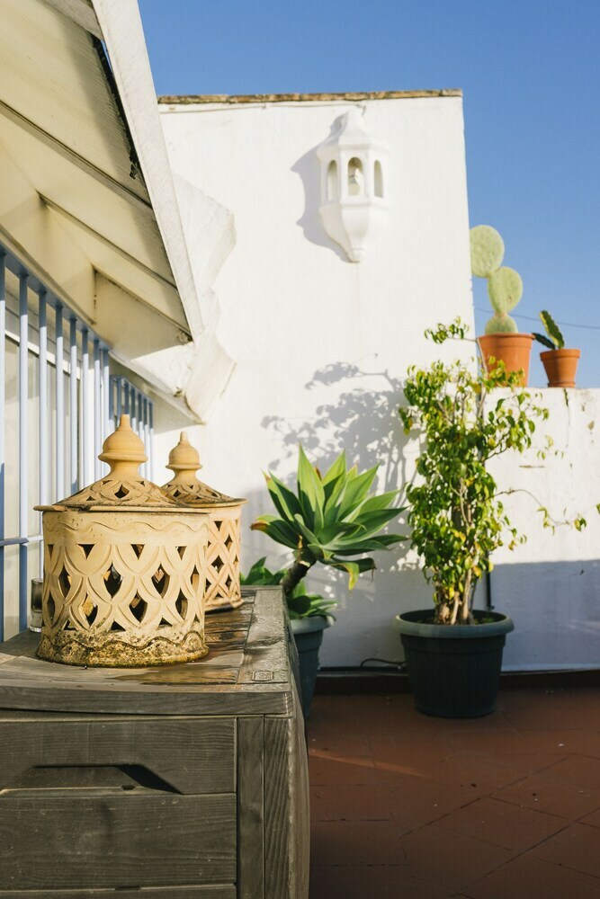 Apartamentos Eva Recommends Alberto Lista �tico