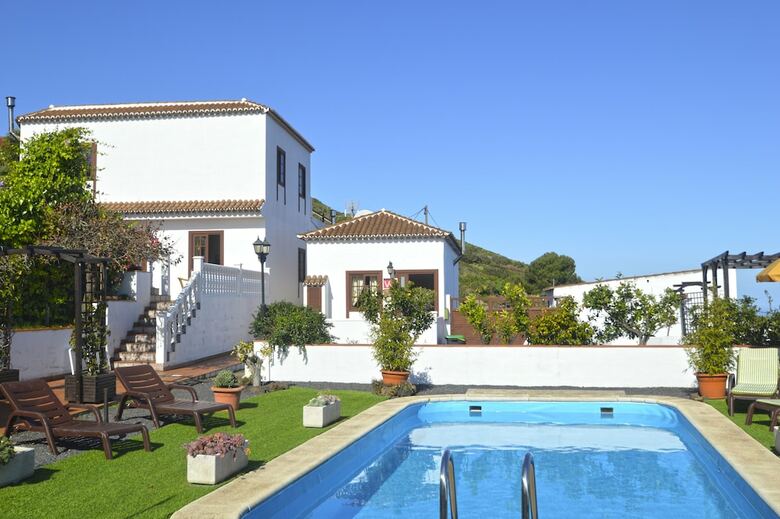 Apartamentos La Roseta By Isla Bonita