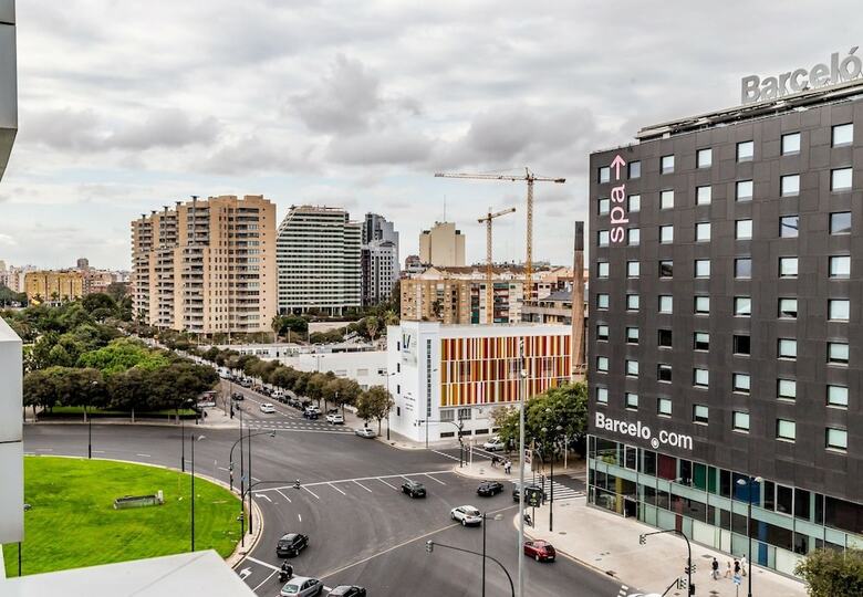 Apartamentos Travel Habitat Torre Francia