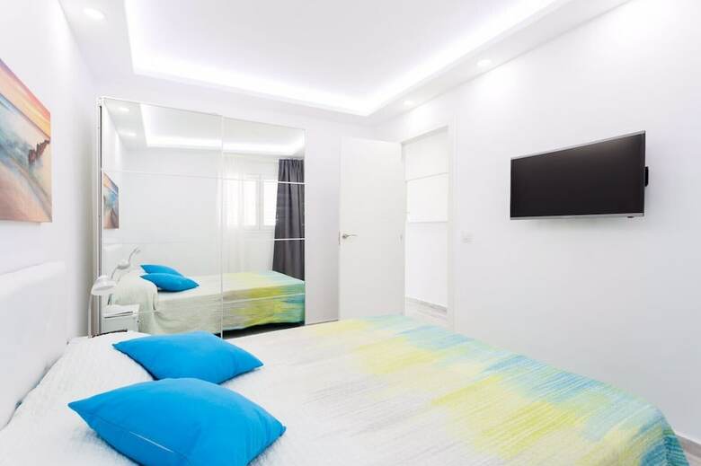 1107. Bright Modern Apartment With Spectacular Sea Views