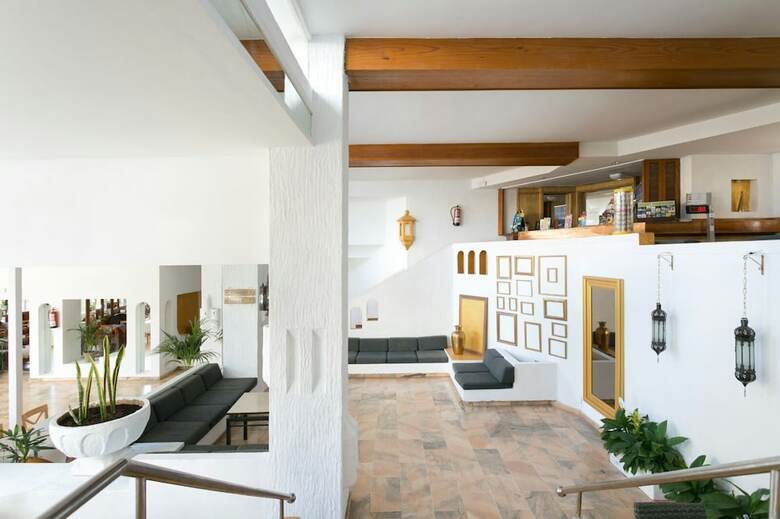 1107. Bright Modern Apartment With Spectacular Sea Views