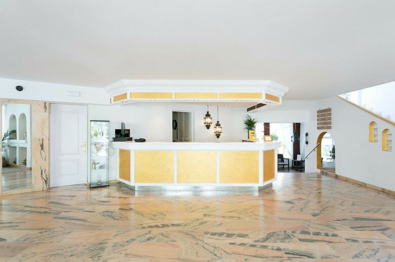 1107. Bright Modern Apartment With Spectacular Sea Views