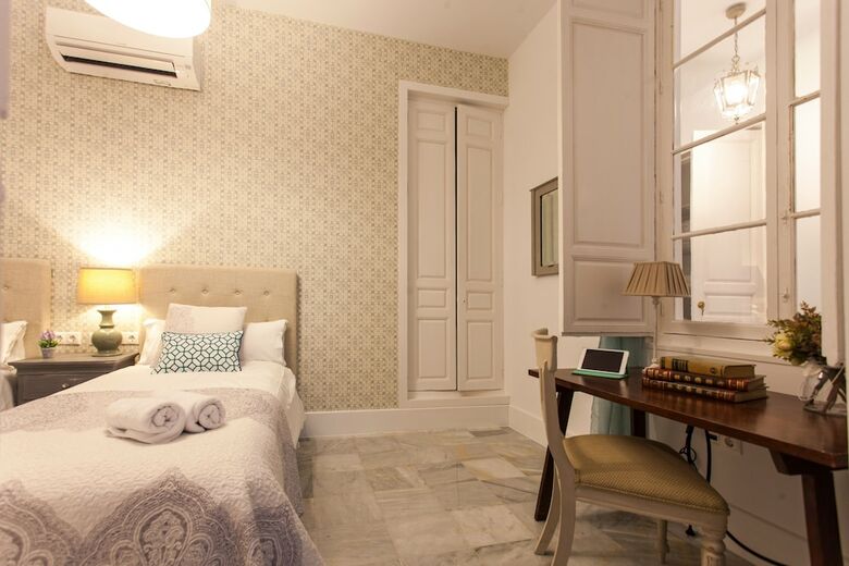 Apartamentos Living4malaga Aduana Presidential