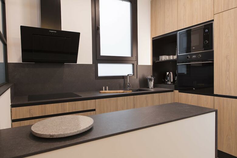 Apartamentos Chic & Central In Lively But Quiet Area