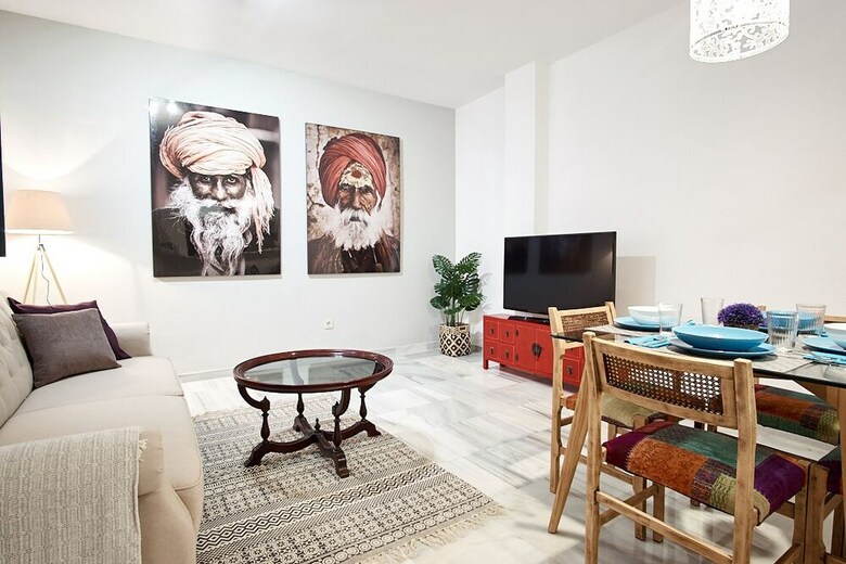 Apartamentos Monsalves Courtyard By Valcambre