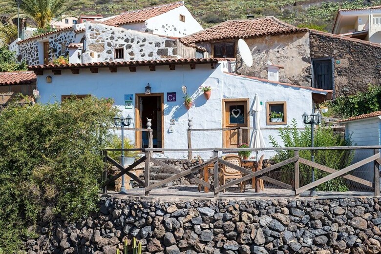 Romantic Cottage In A Beautiful Hamlet