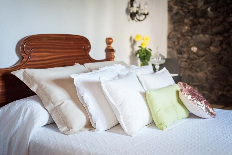 Romantic Cottage In A Beautiful Hamlet