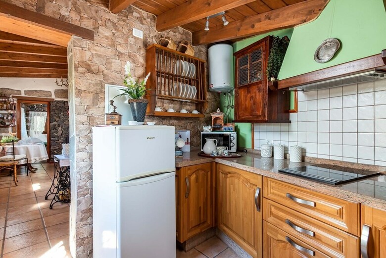 Romantic Cottage In A Beautiful Hamlet