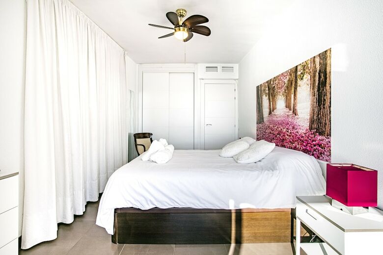 Apartamentos Rentcostadelsol Malagueta Miramar