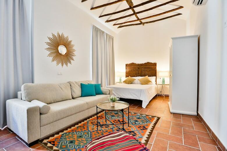 Apartamentos Oyo Urban Vida Alc�zar