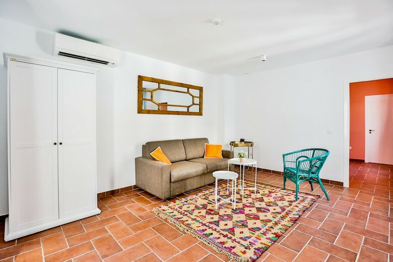 Apartamentos Oyo Urban Vida Alc�zar